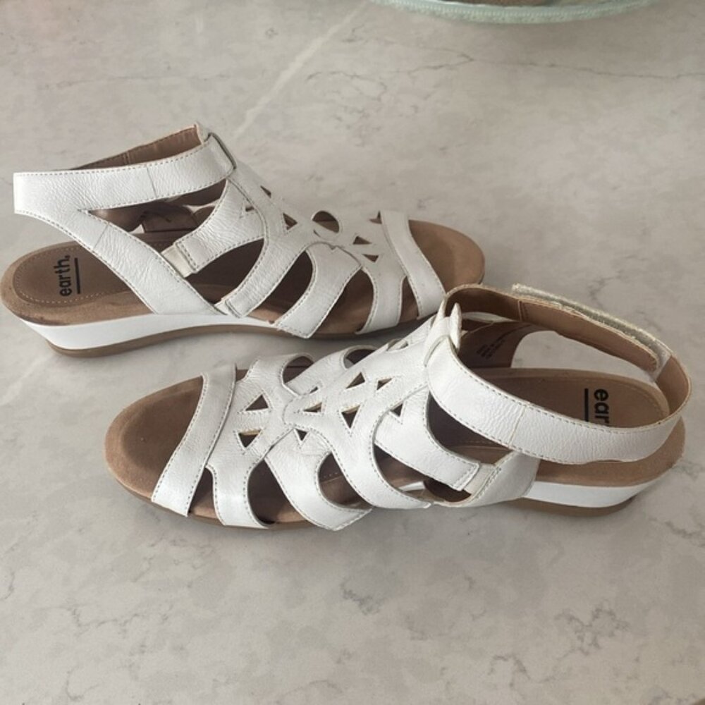 EARTH Women’s comfortable White leather Sandals with Velcro closure